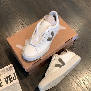 VEJA Campo leather sneakers *NEW*